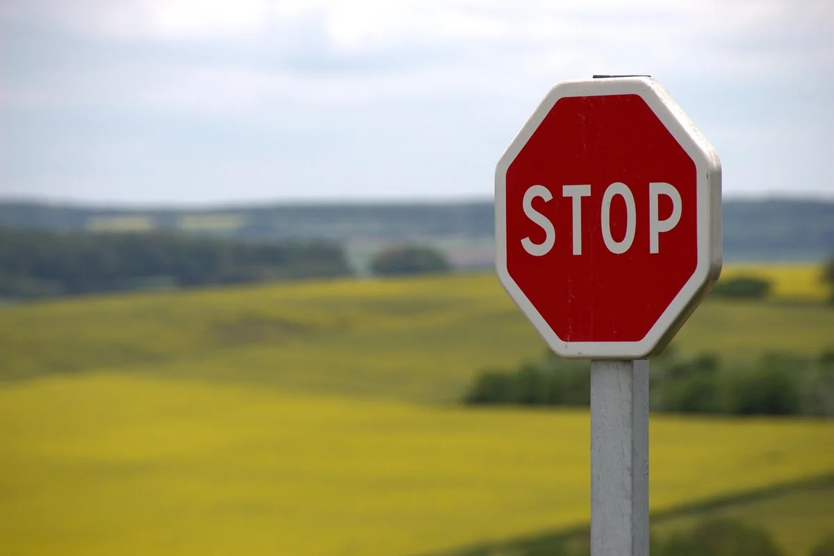 Découvrez les panneaux de signalisation personnalisés près de Nantes en 2026 !