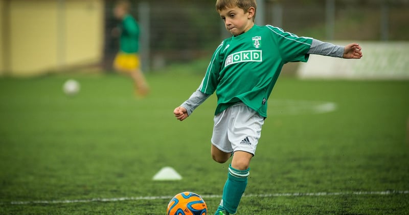 Décroche ton contrat : la lettre de motivation footballeur qui fait la différence